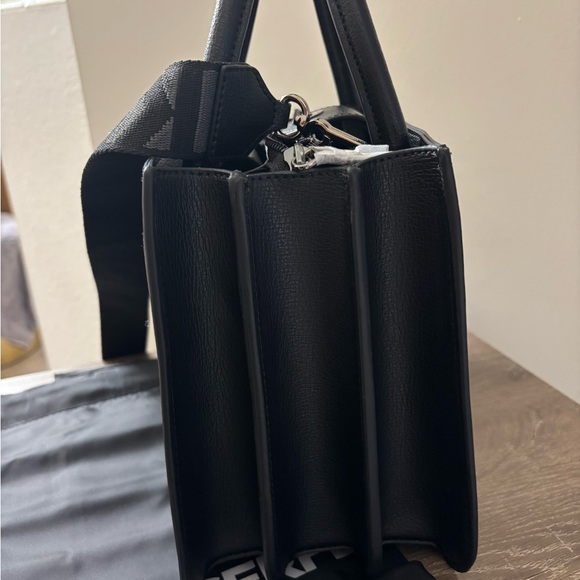 NWT Karl Lagerfeld Leather Handbag with Crossbody Strap - Picture 6 of 7